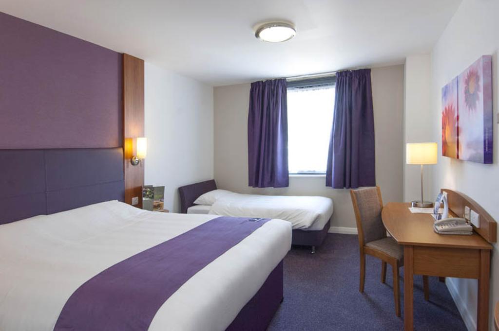 Premier Inn Cobham คอปแฮม ห้อง รูปภาพ
