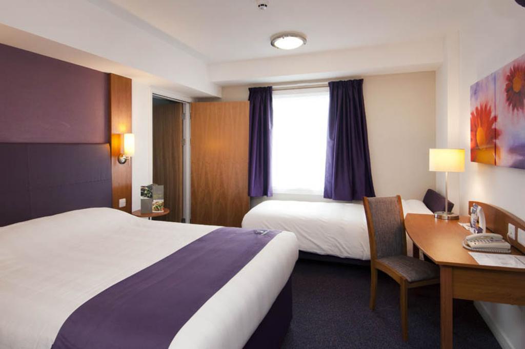 Premier Inn Cobham คอปแฮม ห้อง รูปภาพ