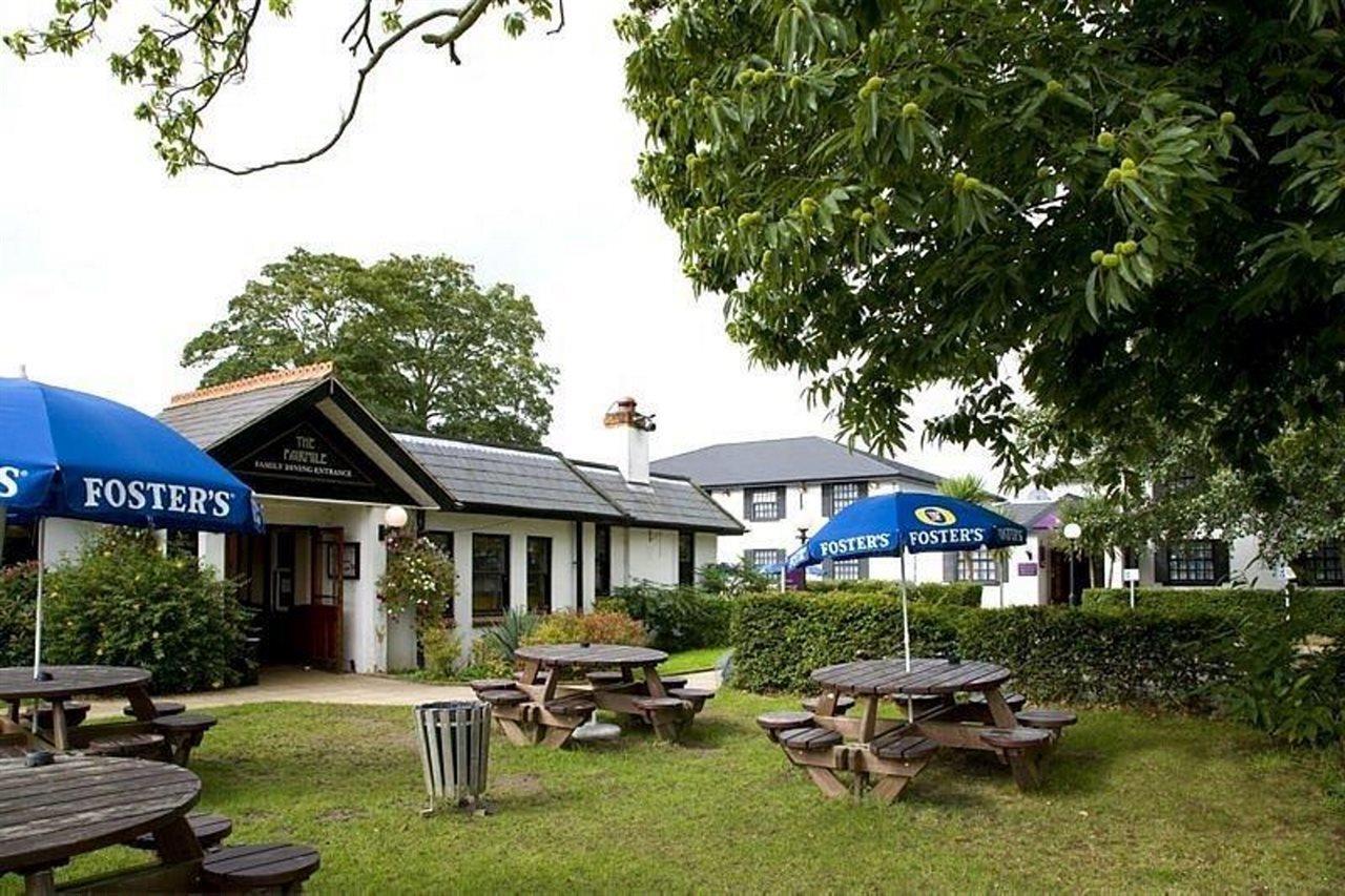 Premier Inn Cobham คอปแฮม ภายนอก รูปภาพ