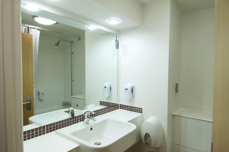 Premier Inn Cobham คอปแฮม ภายนอก รูปภาพ