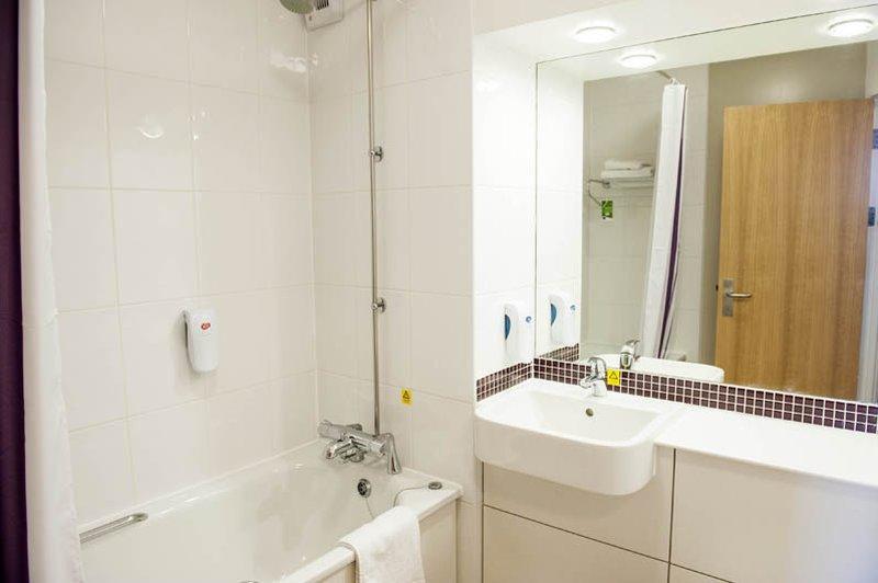 Premier Inn Cobham คอปแฮม ภายนอก รูปภาพ
