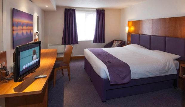 Premier Inn Cobham คอปแฮม ภายนอก รูปภาพ